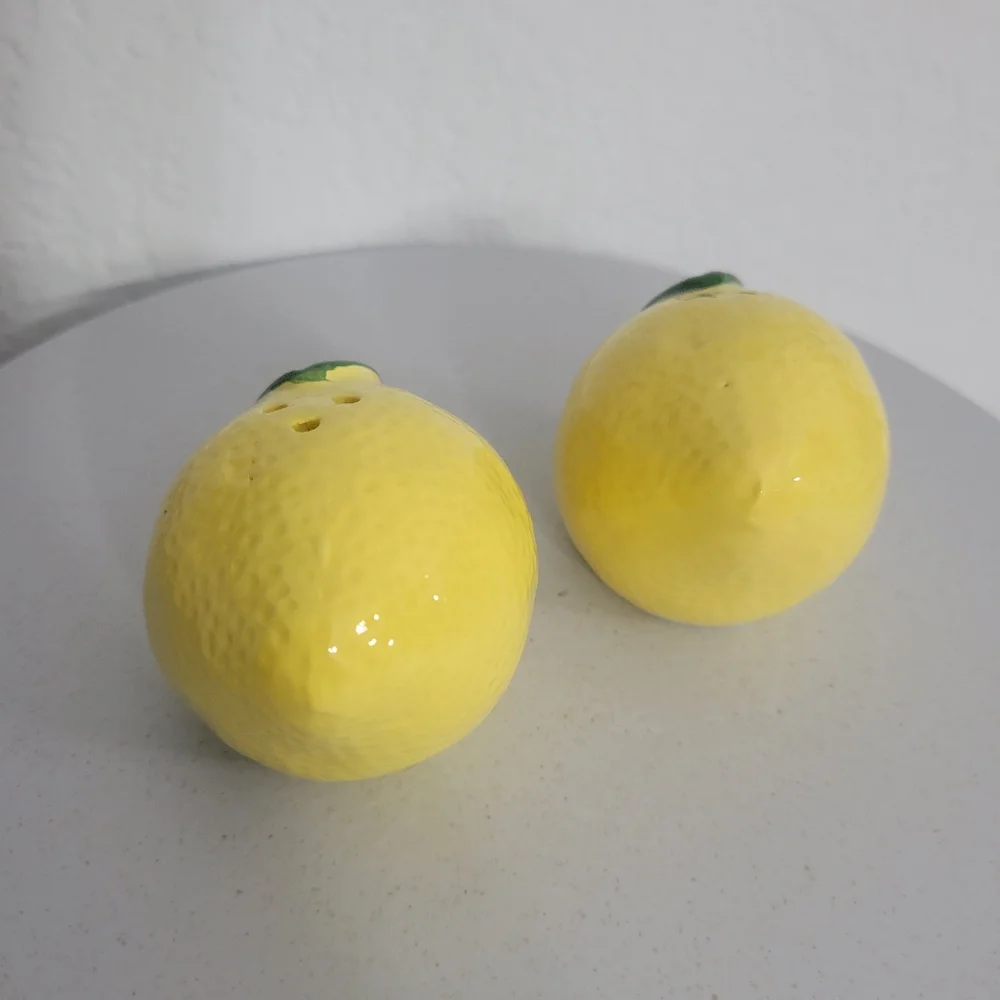 Lemon Salt and Pepper Shakers Ceramic Set   NEW